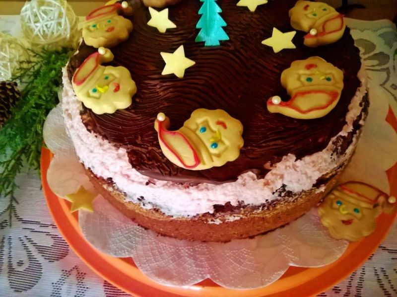 Świąteczny murzynek o smaku piernika z kremem