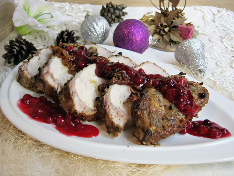 Świąteczny schab z żurawiną i borówką Świąteczny schab z żurawiną i borówką