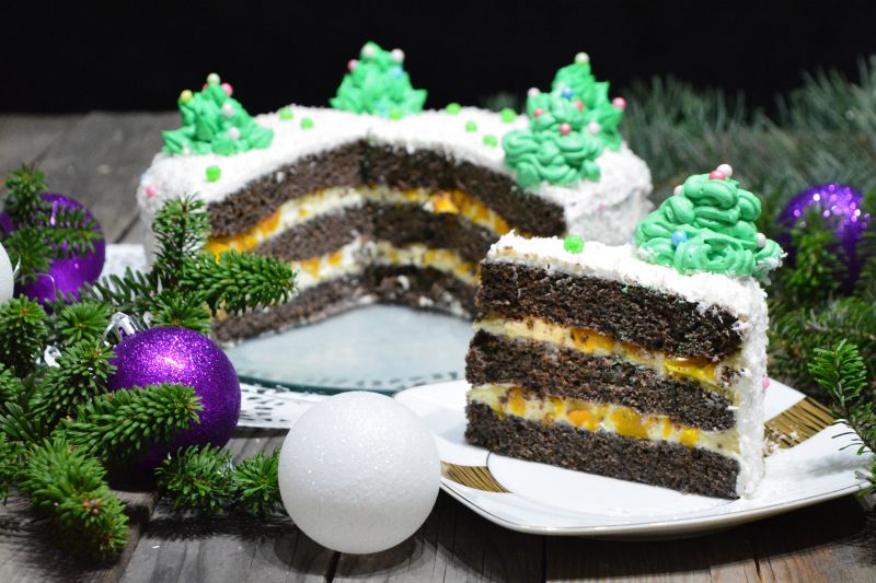 Świąteczny torcik makowy z brzoskwinią