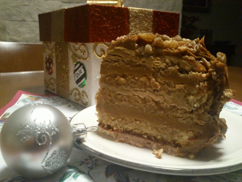 Świąteczny tort kajmakowy