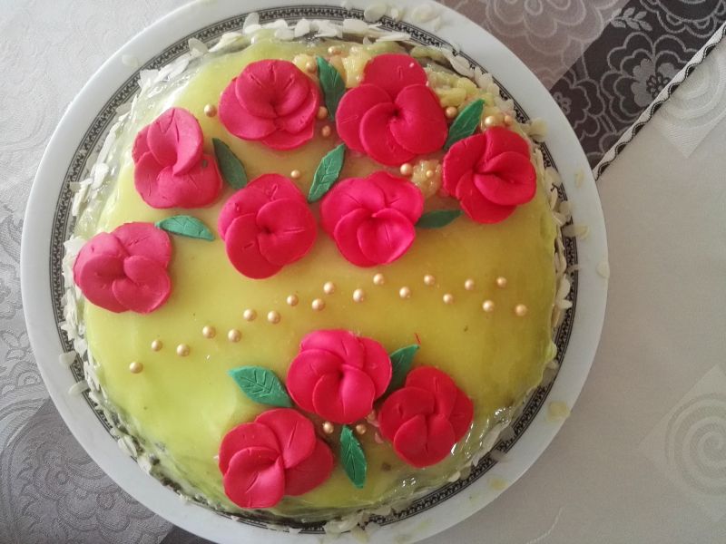 Świąteczny tort "karmelowe ferrero" Świąteczny tort "karmelowe ferrero"