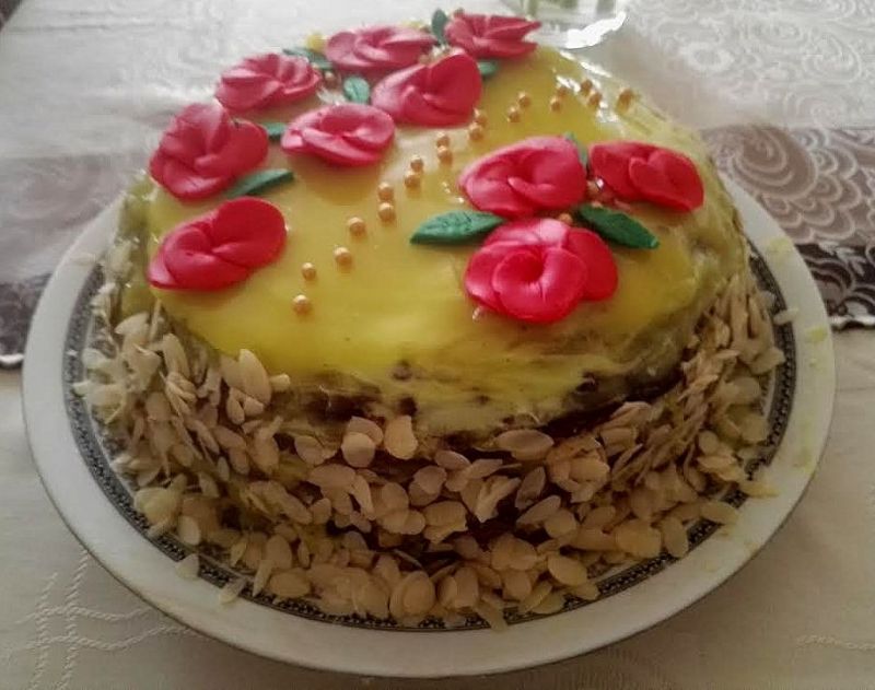 Świąteczny tort "karmelowe ferrero" Świąteczny tort "karmelowe ferrero"