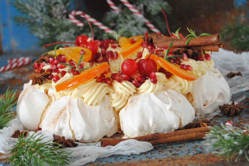 Świąteczny wieniec bezowy 