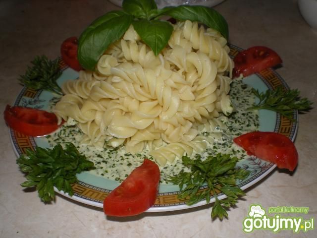 Świderki w bazyliowo-pietruszkym pesto
