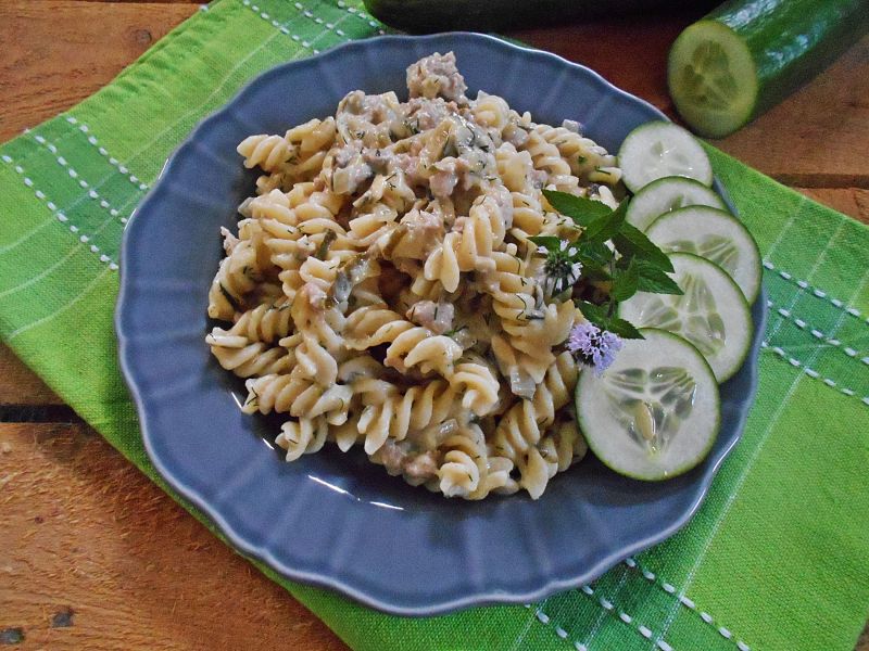 Świderki w ogórkowo-śmietanowym sosie