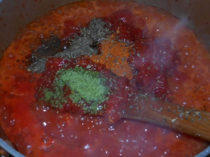 Świderki w sosie pomidorowym 