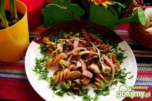 Świderki  z pieczarkami z mozzarellą