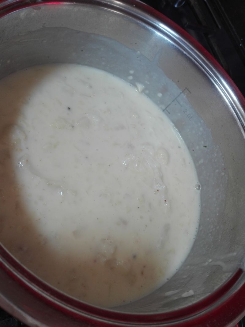 Swojska zupa serowo-kalafiorowa