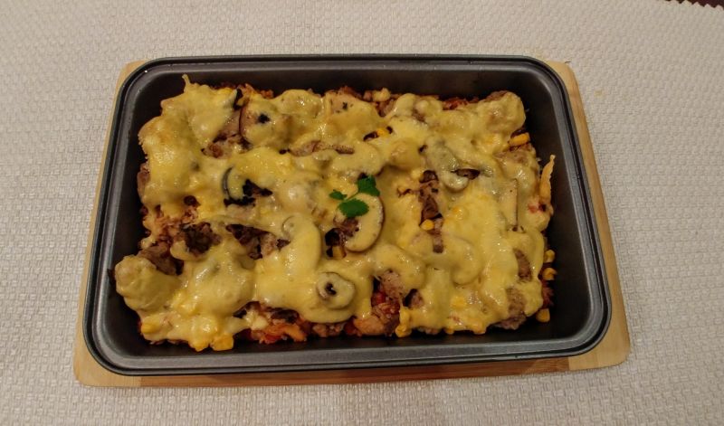 Sycąca rodzinna zapiekanka