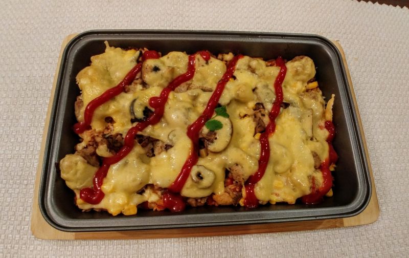 Sycąca rodzinna zapiekanka