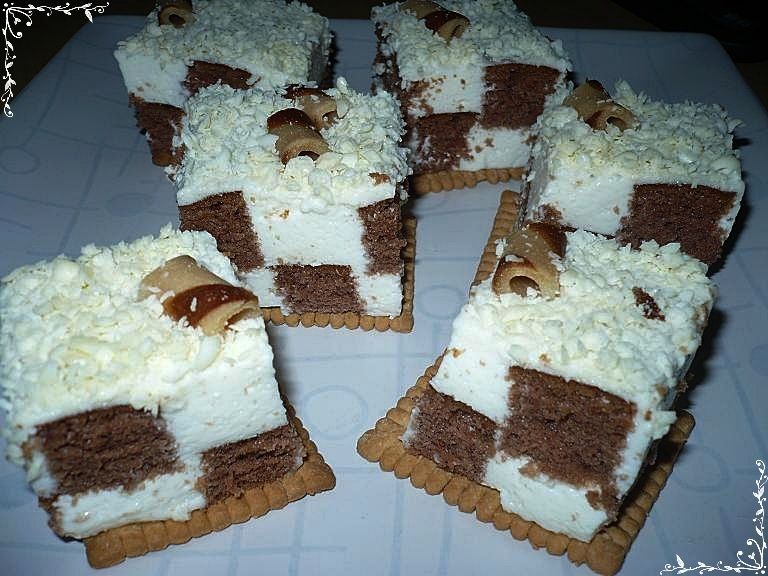 Szachownica śmietanowa