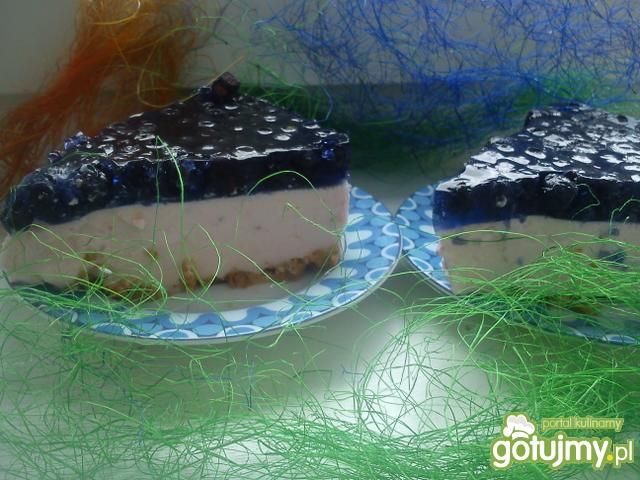 Szafirowy sernik truskawkowy z jagodami Szafirowy sernik truskawkowy z jagodami