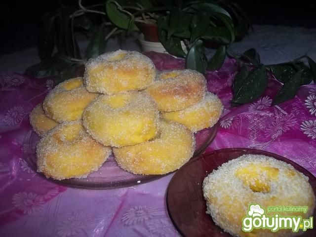 Szafranowo-marchewkowe pączki z dziurką Szafranowo-marchewkowe pączki z dziurką