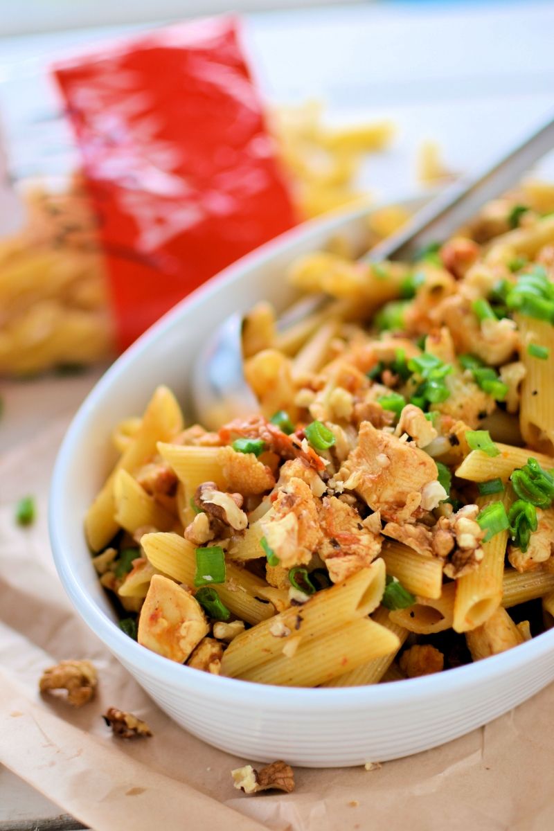 Szafranowy makaron z kalafiorem