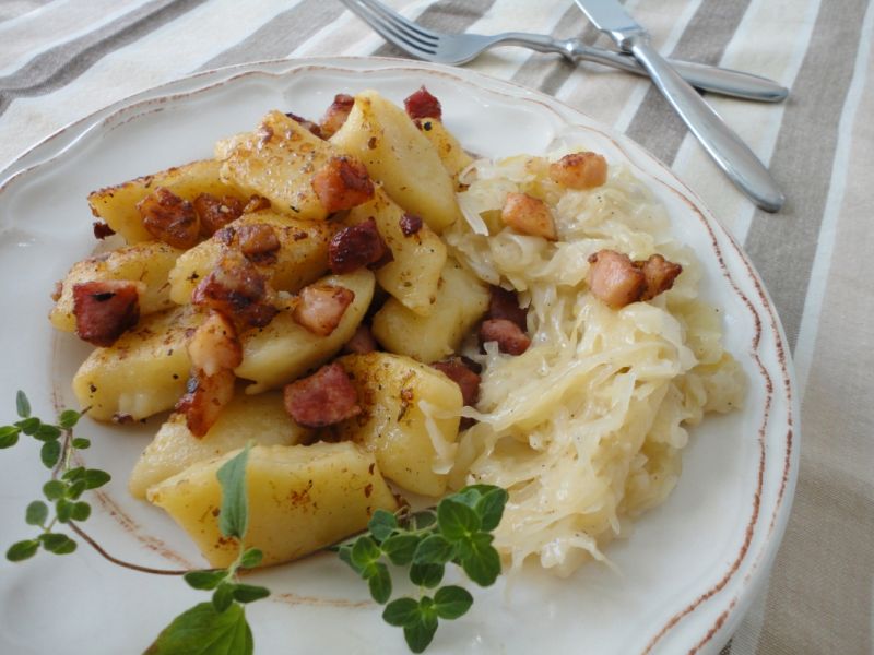 Szagówki poznańskie ze skwarkami  Szagówki poznańskie ze skwarkami