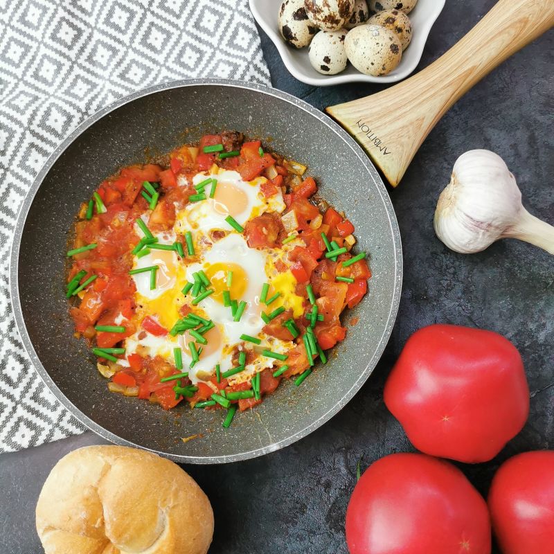 Szakszuka z jajkami przepiorczymi