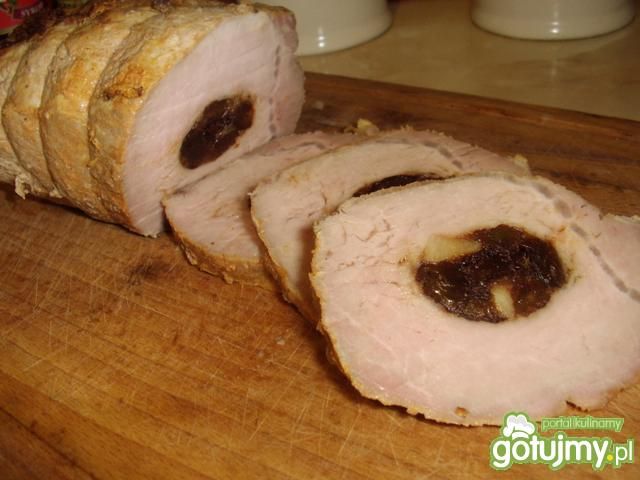 Szampański schab ze śliwką i rodzynkami 