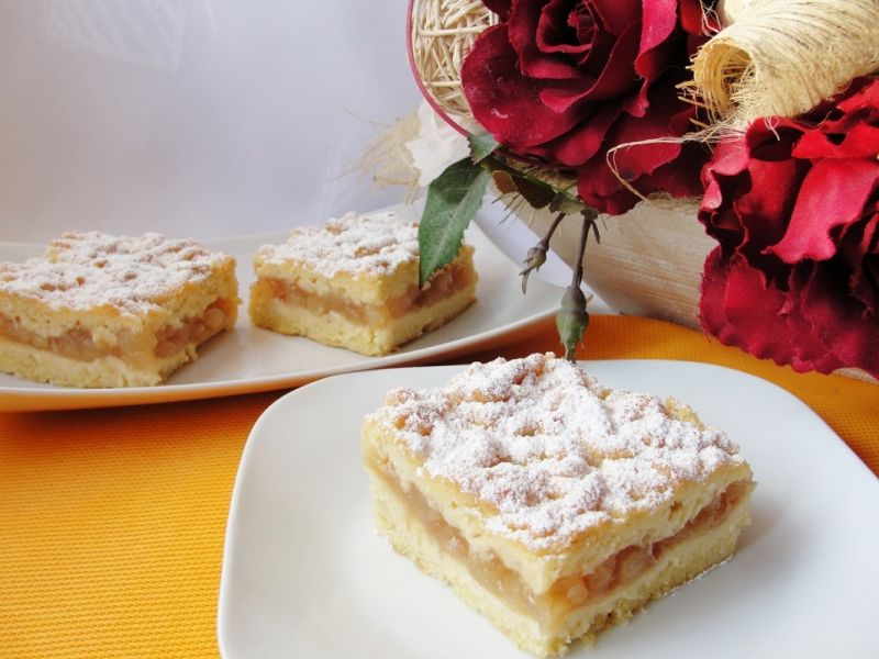 Szarlotka na kruchym cieście Szarlotka na kruchym cieście