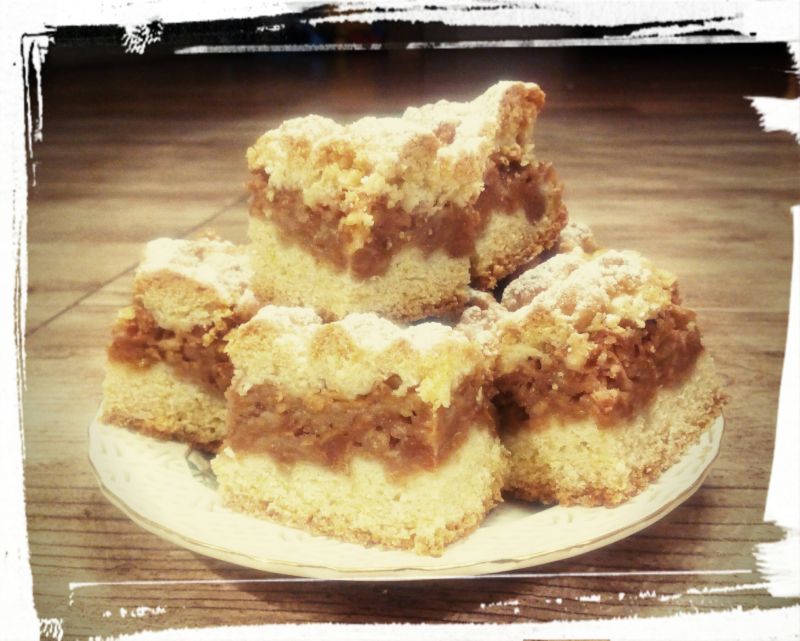 Szarlotka na kruchym cieście