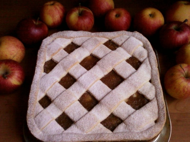 Szarlotka na kruchym imbirowym cieście