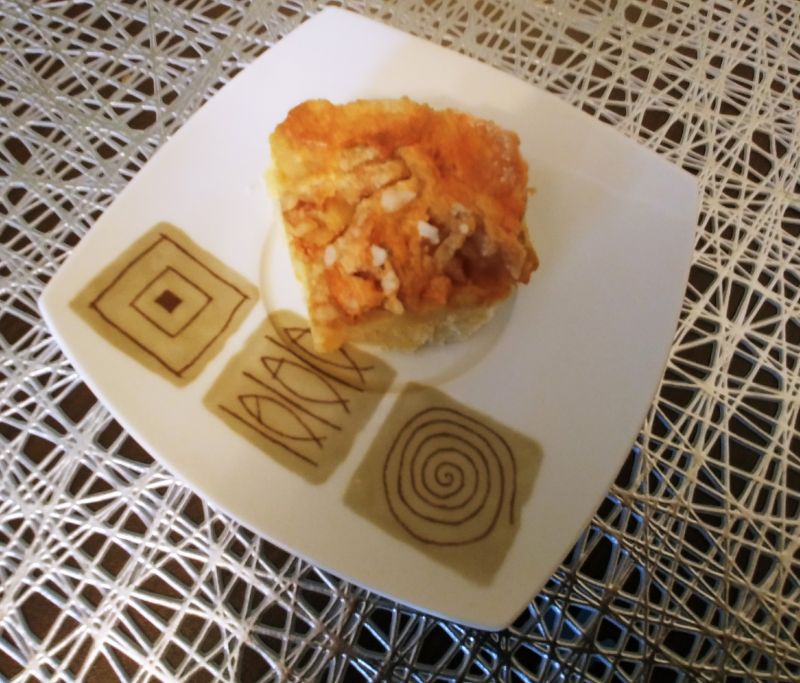 Szarlotka z bezową pianką