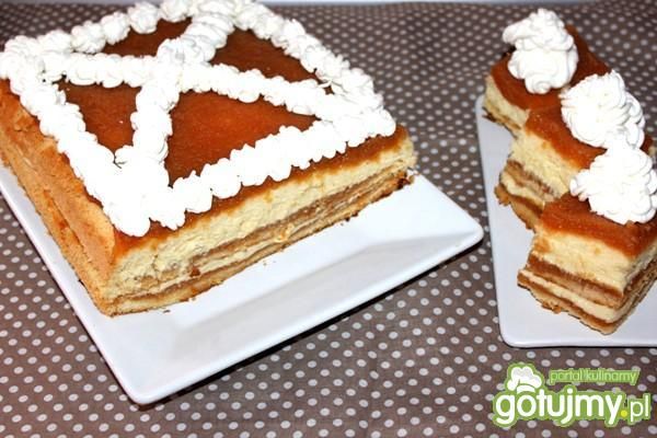 Szarlotka z bitą śmietaną na upalne dni 