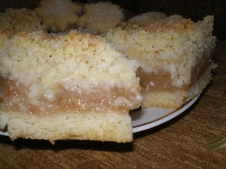 Szarlotka z kokosową kruszonką