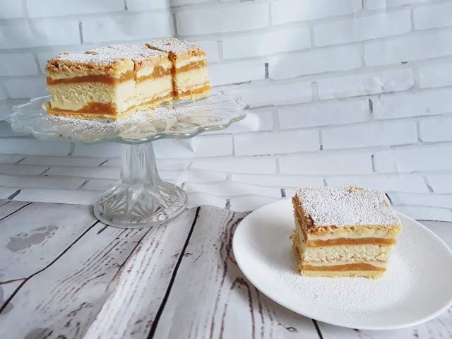 Szarlotka z kremem waniliowym  Szarlotka z kremem waniliowym