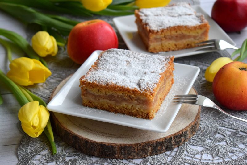Szarlotka z migdałami na kruchym cieście Szarlotka z migdałami na kruchym cieście