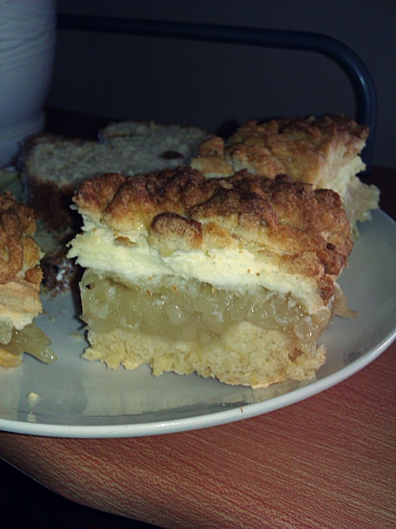 Szarlotka z pianką budyniową Szarlotka z pianką budyniową