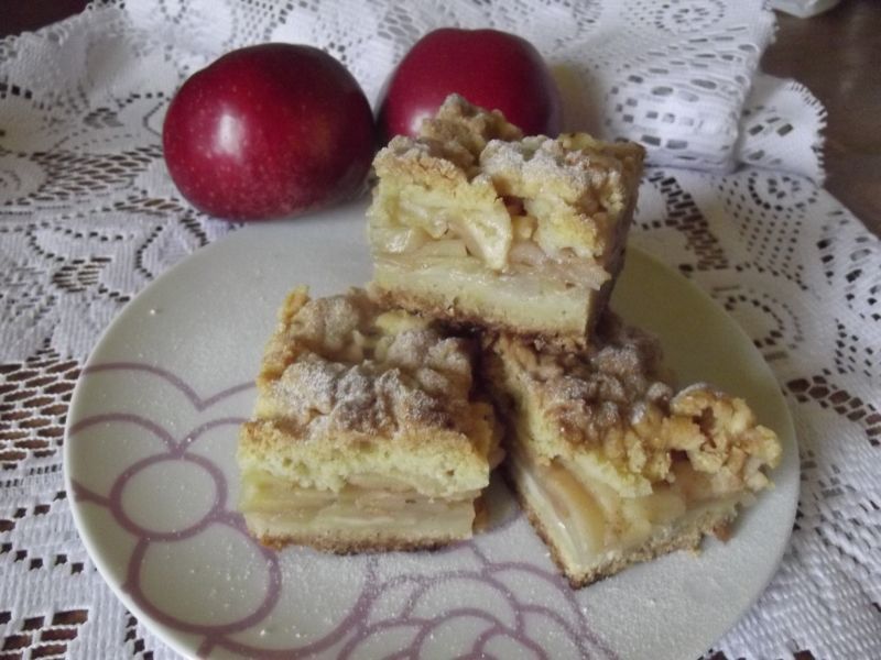 Szarlotka z płatkami migdałowymi Szarlotka z płatkami migdałowymi