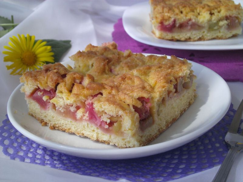 Szarlotka z rabarbarem