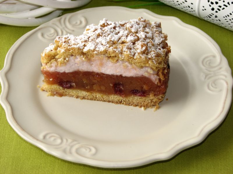 Szarlotka z żurawiną i kisielem