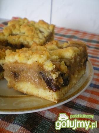 Szarlotka ze śliwkami suszonymi