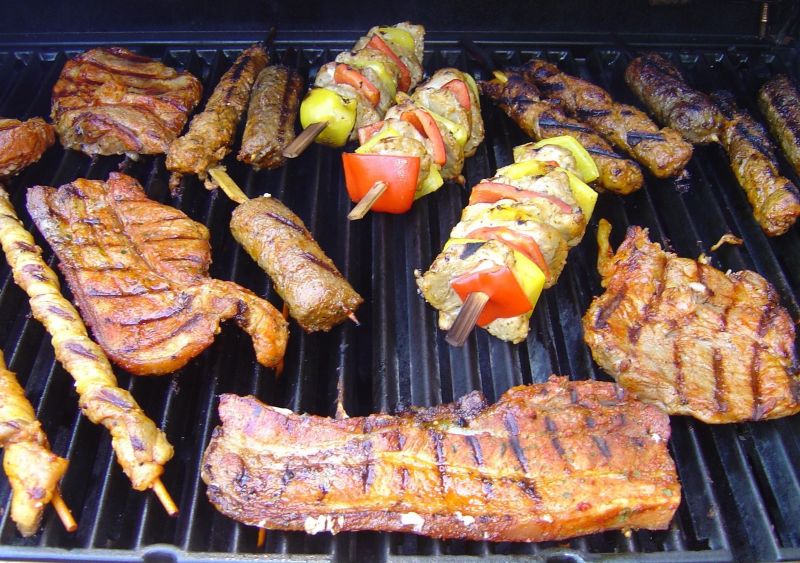 Szaszłyk z grilla z filetem Wieprzowym i warzywami