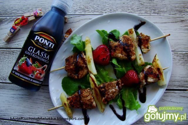 Szaszłyki drobiowe z szparagami  Szaszłyki drobiowe z szparagami