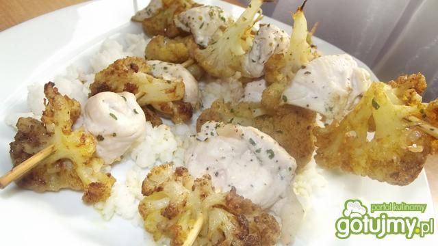 Szaszłyki drobiowo- kalafiorowe