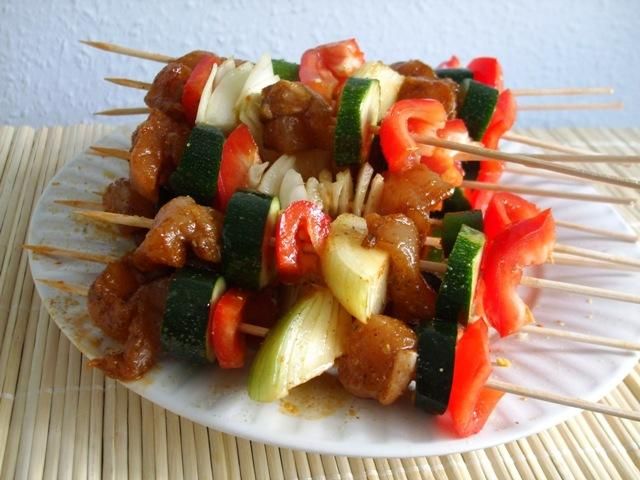 Szaszlyki drobiowo-warzywne