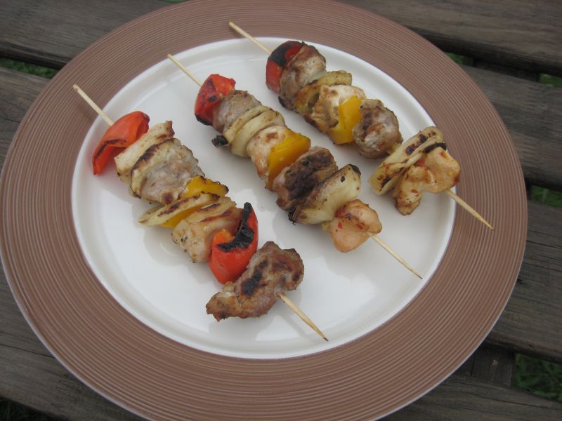 Szaszłyki drobiowo – wieprzowe Szaszłyki drobiowo – wieprzowe