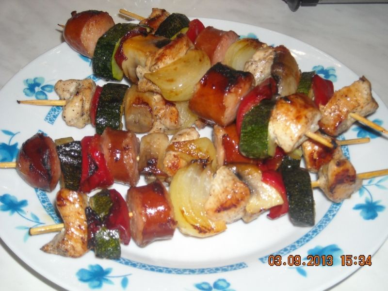 Szaszłyki mięsno-warzywne Szaszłyki mięsno-warzywne