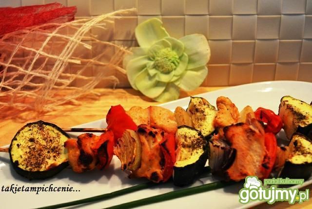 Szaszłyki warzywne z indykiem Szaszłyki warzywne z indykiem