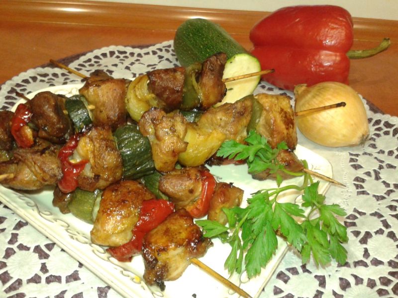 Szaszłyki wieprzowe z warzywami 