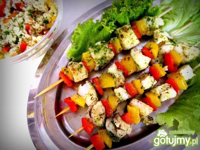 Szaszłyki z halibuta i kolorowej papryki