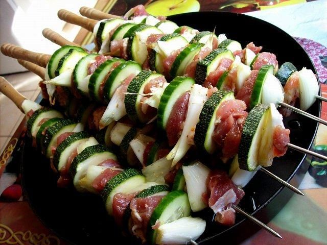  Szaszłyki z karkówki i cukini