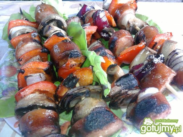 Szaszłyki z kiełbasą na grilla Szaszłyki z kiełbasą na grilla