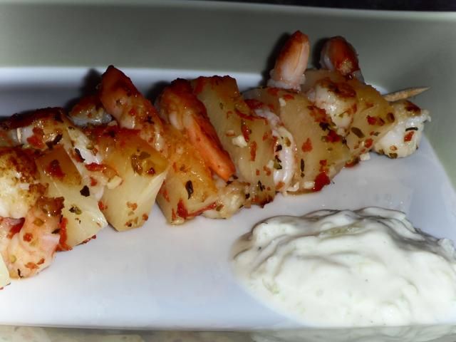 Szaszłyki z krewetkami i ananasem Szaszłyki z krewetkami i ananasem