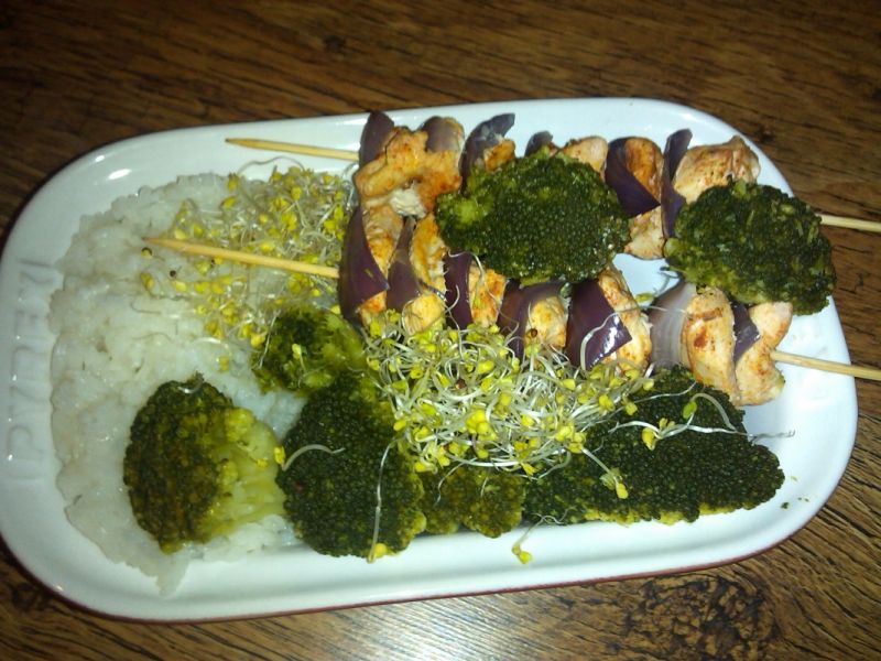 Szaszłyki z kurczaka i cebuli z parowara