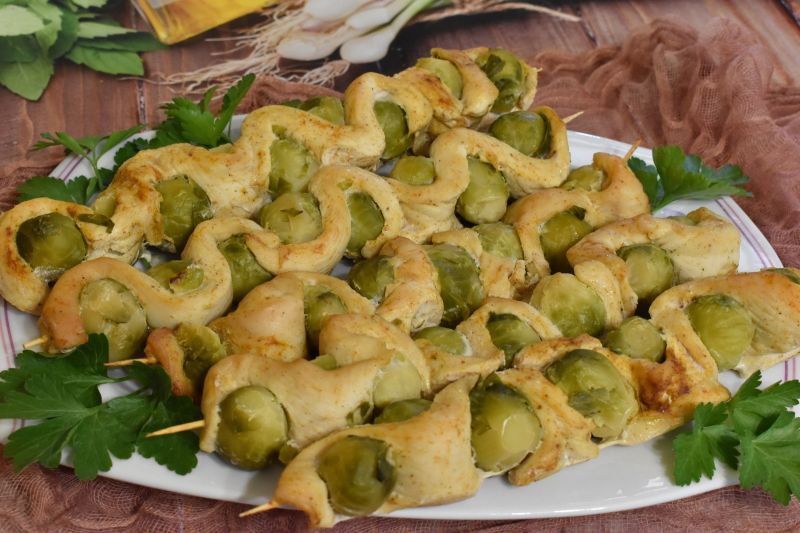 Szaszłyki z kurczaka z brukselką Szaszłyki z kurczaka z brukselką