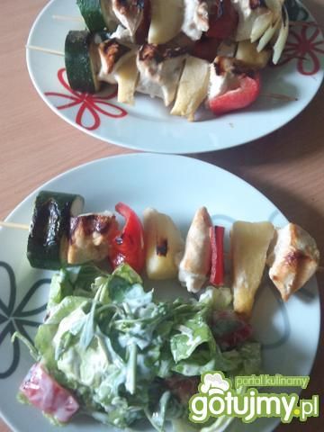 Szaszłyki z kurczakiem i jabłkiem Szaszłyki z kurczakiem i jabłkiem