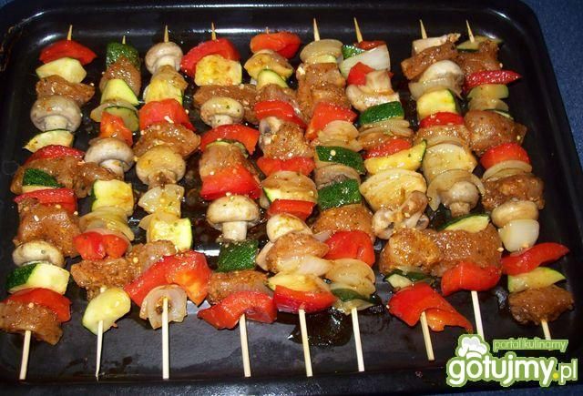 Szaszłyki z kurczakiem  i warzywami